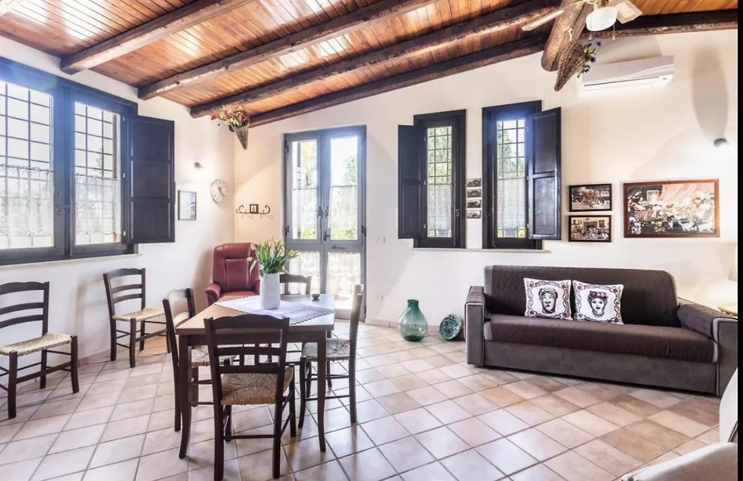 Villa Kalos Near The Sandy Beach, Parking & Wifi-1